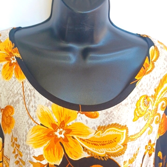 JM Collection,  knit tunic/top, black, gold floral design - Picture 2 of 6